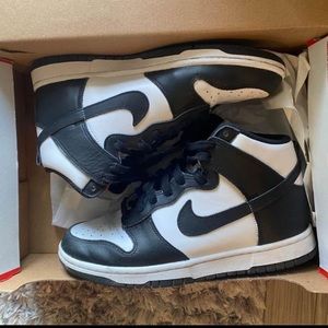 Like new Nike dunks panda